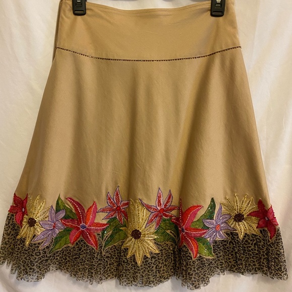 Vanity Collection vintage Skirt Sz 2 Gold with Pink Purple & Red beaded flowers - Picture 5 of 6
